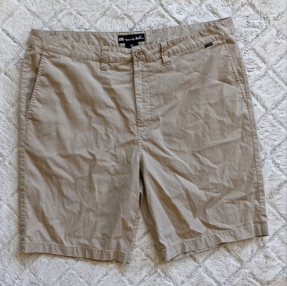 Travis Mathew Khaki Shorts Men’s 40 Chino Casual 10” - Picture 1 of 3